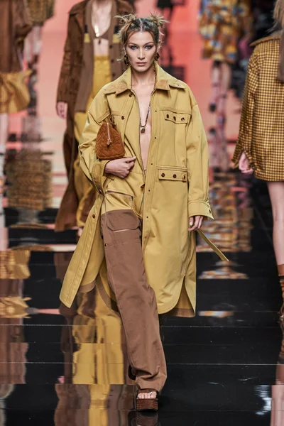 Look 13